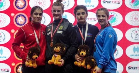 Güləşçilərimiz “Zəfər kuboku”unda 22 medal qazandılar – FOTO