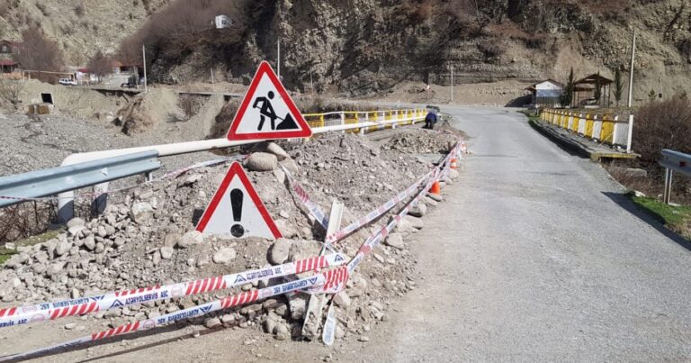 İsmayıllıda Lahıca gedən yol çökdü