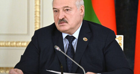 Lukaşenko onu “diktator” adlandıranlara CAVAB VERDİ