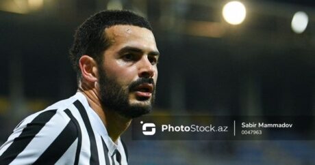 “Neftçi”nin kapitanı “Qarabağ”la oyunda zədələndi