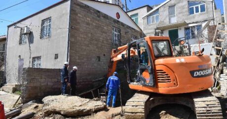 Ev sökülmədən kanalizasiya kollektorundakı qəza aradan qaldırıldı – VİDEO