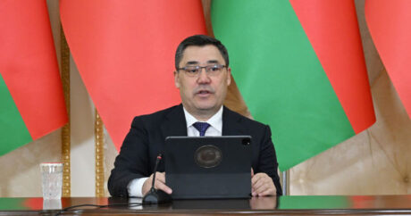 Qırğızıstan Prezidenti Ağdam rayonunda məktəbin tikintisi barədə danışıb