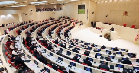 Gürcüstan parlamenti mübahisəli qanun layihıəsini qəbul etdi