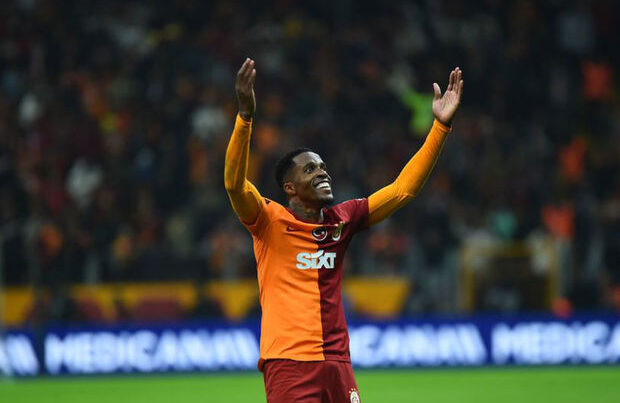 “Qalatasaray”ın futbolçusu klubdan ayrılmaq istəyir