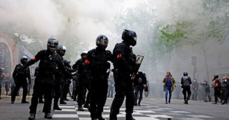 Parisdə 1 May nümayişi zamanı 57 polis əməkdaşı yaralanıb
