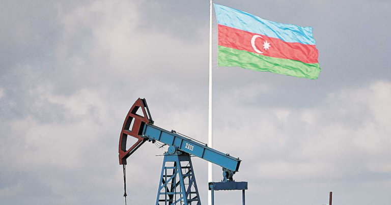 Azərbaycan neftinin qiyməti cüzi azalıb