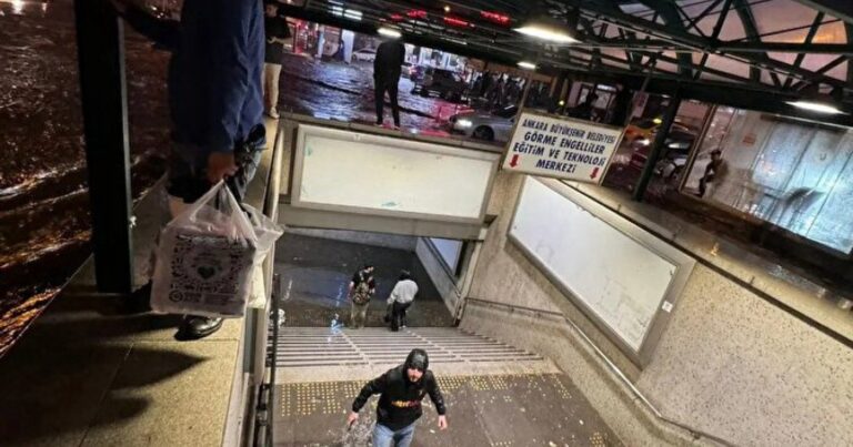 Ankarada metronu su basdı