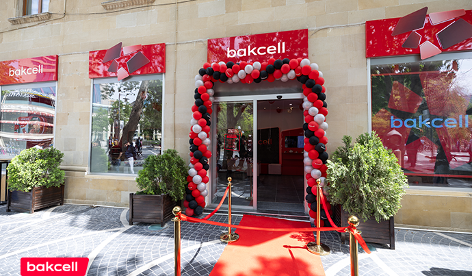 Bakcell Fəvvarələr Meydanında yeni innovativ mağazasını təqdim etdi! – FOTO