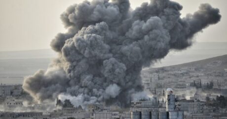 İsrail yenə Suriyadakı hərbi bazaları vurdu – Ölənlər var