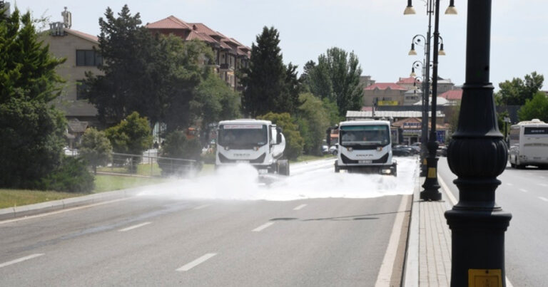 Bakının 550 küçəsi yuyuldu