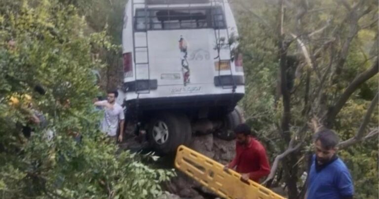 Zəvvarları daşıyan avtobusa silahlı hücum: Avtobus dərəyə yuvarlandı – Çoxlu sayda ölənlər və yaralananlar var