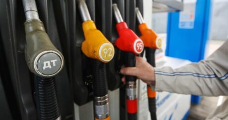 Rusiya benzin ixracına qoyulmuş qadağanı uzatdı