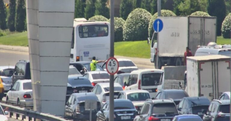 Aeroport şosesində yol qəzası olub