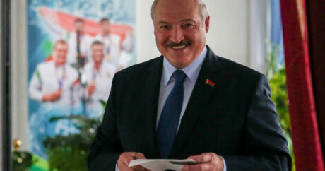 Lukaşenko Ukrayna ilə sərhədə gəldi