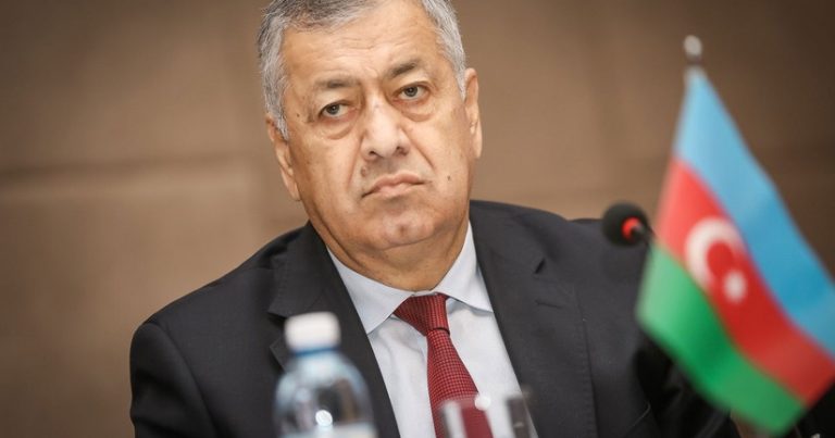 Vahid Əhmədovun geri çəkildiyi dairədə daha bir deputatlığa namizəd qeydə alındı