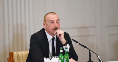 İlham Əliyev Zirvə toplantısının açılış plenar sessiyasında iştirak edir
