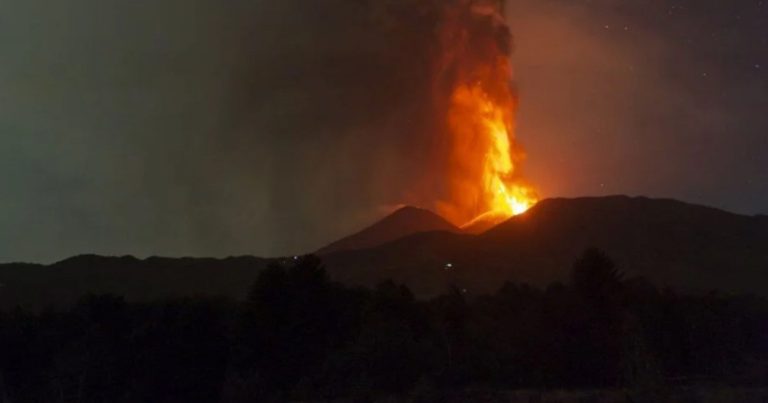 Etna vulkanı yenidən fəallaşıb