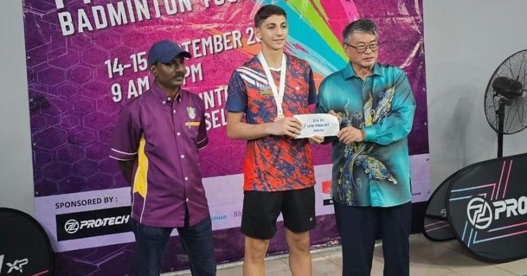 Azərbaycan badmintonçusu Malayziyada bürünc medal qazandı