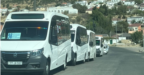 Köhnə avtobusla sərnişin daşıyan sahibkar yeni avtobusların təkərlərini deşdi – FOTO