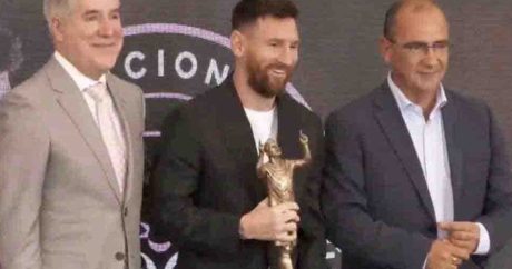 Messi tarixin ən yaxşı futbolçusu seçildi