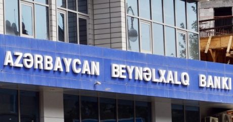 “Beynəlxalq Bank”ın sabiq şöbə müdiri məhkəmə zalında həbs olundu