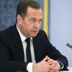 Medvedev Cənubi Koreya prezidentinin istefasını tələb etdi