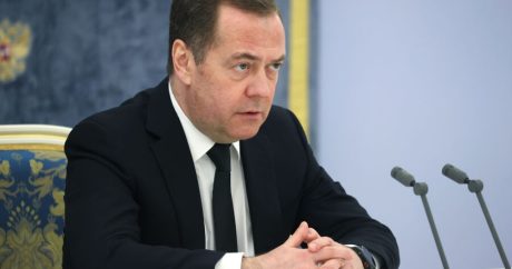 Medvedev Cənubi Koreya prezidentinin istefasını tələb etdi