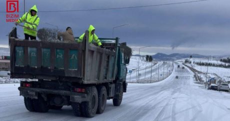 Sürücülərə XƏBƏRDARLIQ: Bakı-Şamaxı-Yevlax yolu BUZ BAĞLADI – FOTO