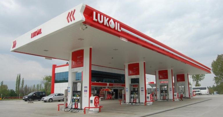 “Lukoil” benzinə su qatıb – İDDİA