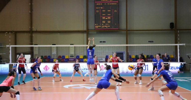 Qadın voleybolçular arasında Yüksək Liqada VII tura yekun vuruldu