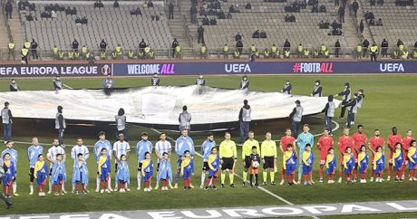 “Qarabağ”ın futbolçuları meydana şəhid övladları ilə çıxdılar – FOTO