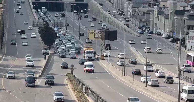 “Koroğlu” metrostansiyası istiqamətində nəqliyyatın sıxlığı yarandı